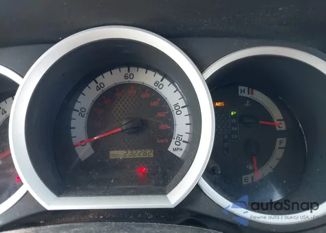 2015 Toyota Tacoma z USA, uszkodzony, nr VIN 5TFJX4CN1FX061307